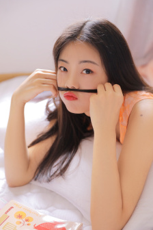 校霸被学霸罚一整天的小说